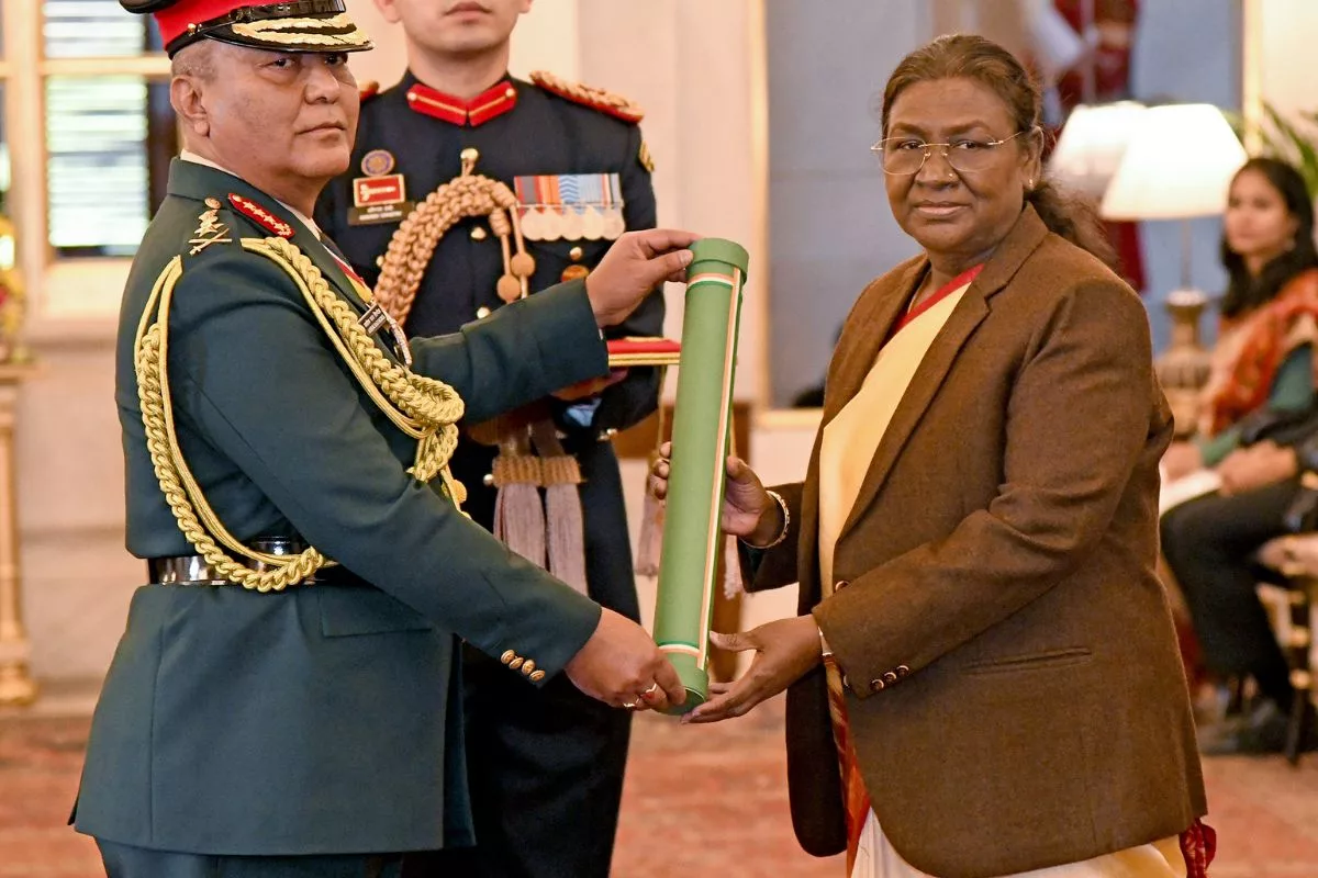 Prez confers honorary rank of General of Indian Army on Gen Ashok Sigdel