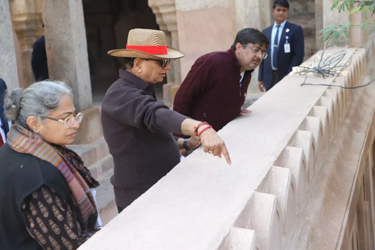 LG visits Mehrauli archaeological park, lauds restoration efforts