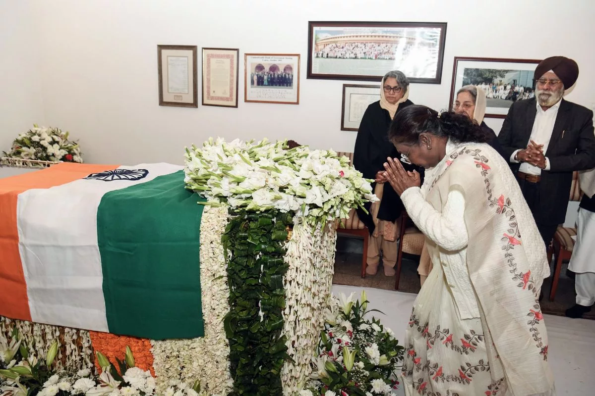 Prez, VP, PM lead nation in paying homage to former PM Manmohan Singh