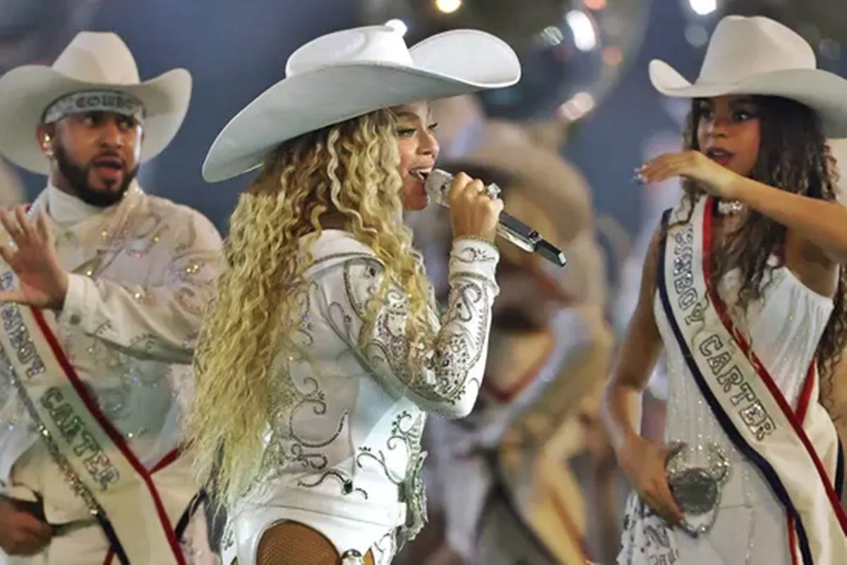 Beyonce Bowl: The epic halftime show streaming now on Netflix!