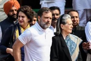 Unacceptable: Rasthrapati Bhavan on Sonia, Rahul’s remarks on Prez