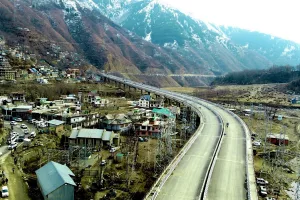 4-lane traffic to be released in 15 days on Banihal bypass on Jammu-Srinagar highway: Gadkari