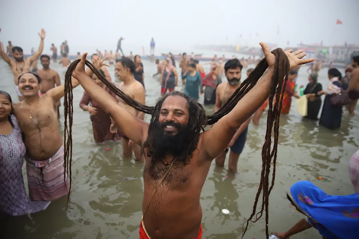 10 million devotees take dip in Sangam on 1st Amrit Snan of Maha Kumbh