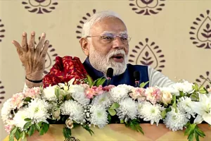 AAP-DA ko hatana hai, Bhajpa ko lana hai: Modi targets Kejriwal