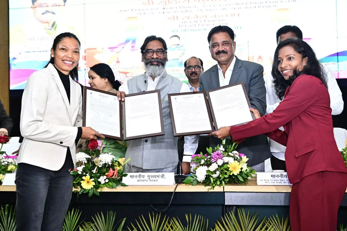 Jharkhand CM hands over land allotment papers to hockey stars Salima Tete and Nikki Pradhan for residential construction