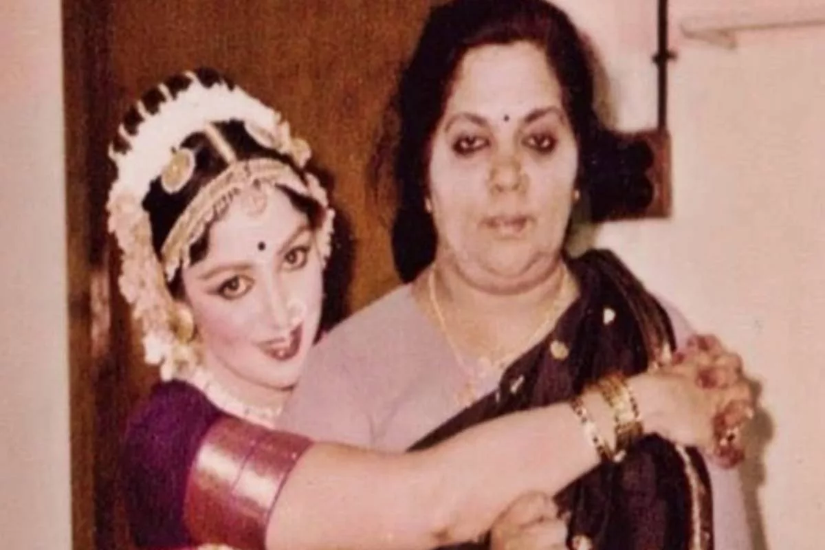 Hema Malini remembers mom Jaya Chakravarthy: “Made me what I am”