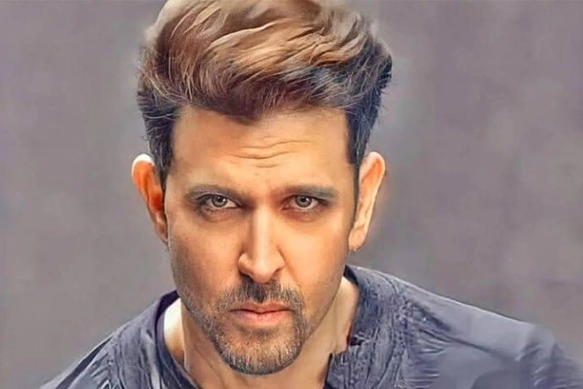 Hrithik Roshan marks 25 years in Bollywood with an emotional tribute to the media