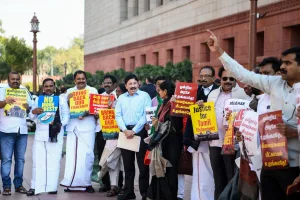 Opposition MPs protest in Parliament premises against arrest of Tamil fishermen by Lankan Navy