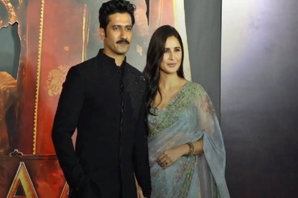 ‘Chhaava’ screening: Vicky-Katrina steal the show as they pose for paps