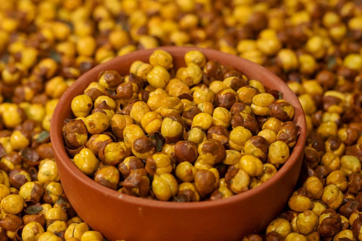 Roasted chana: The ultimate snack for a healthy, energized you!