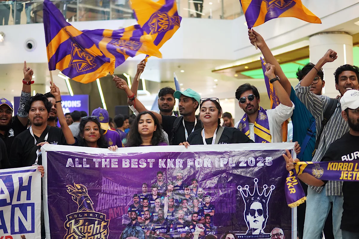 KKR’s IPL 2024 Trophy Tour concludes in grand style at Kolkata’s South City Mall