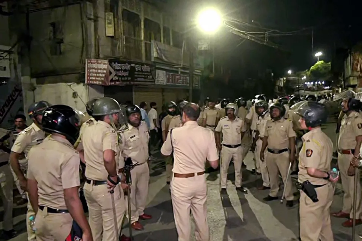 Clashes erupt in Nagpur over Aurangzeb tomb row, curfew imposed in multiple areas