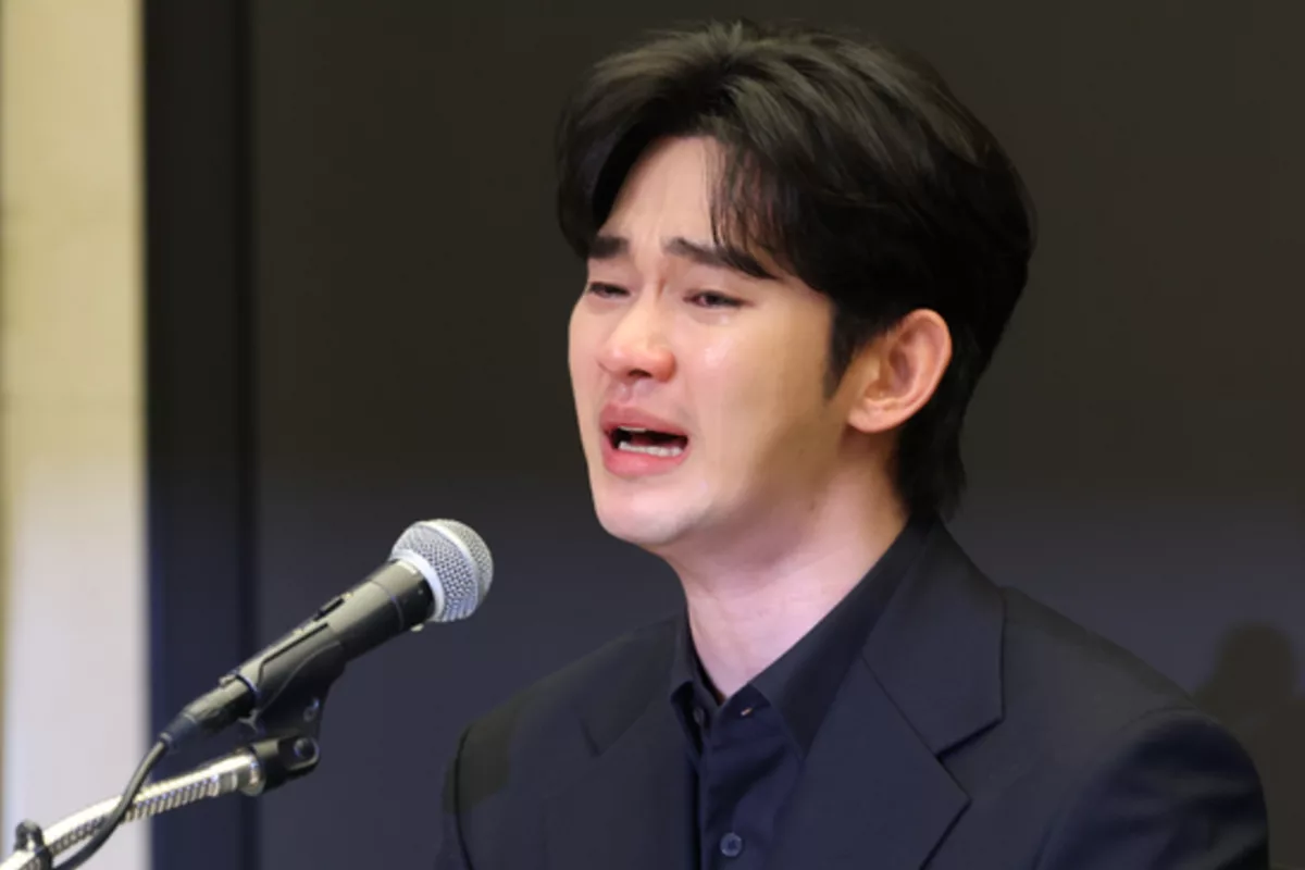 Kim Soo Hyun breaks down in tears while denying paedophilia allegations