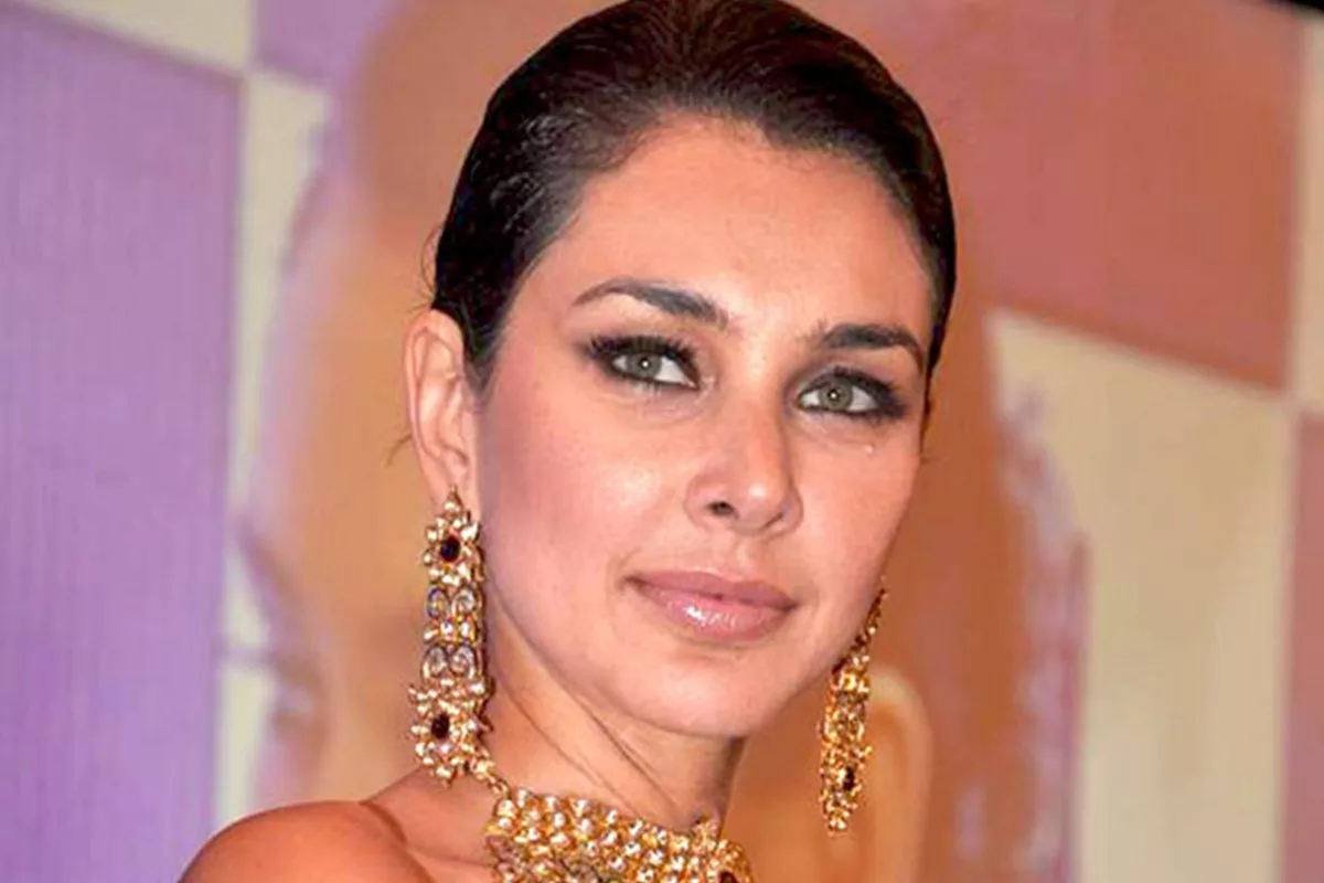 Lisa Ray slams Air India for denying medical waiver for ailing father