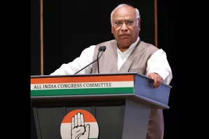 Strengthening Congress at the grassroots: Kharge vows to fight BJP-RSS ‘divisive’ politics at district unit chiefs’ meeting