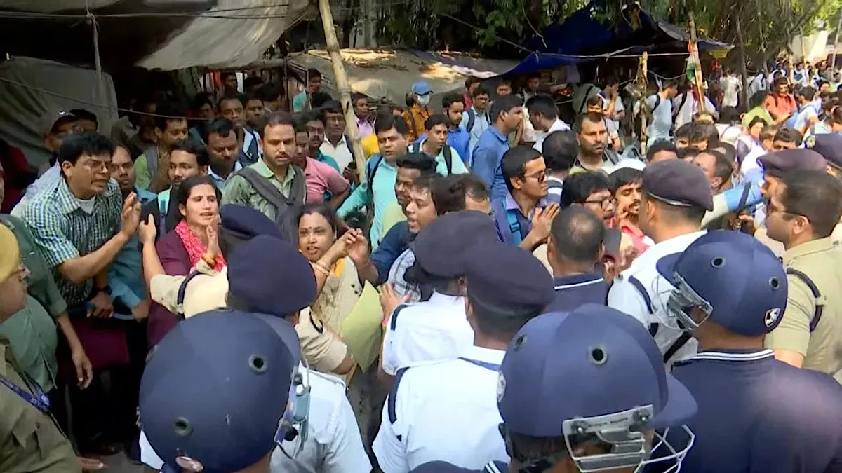 CM meet: Chaos outside indoor stadium over distribution of passes