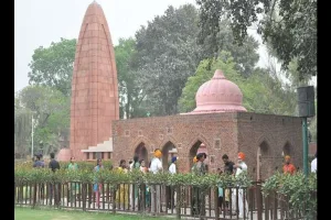 PM Modi pays tributes to Jallianwala Bagh massacre martyrs