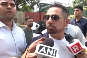 Robert Vadra alleges political witch hunt as he appears before ED in land grab case
