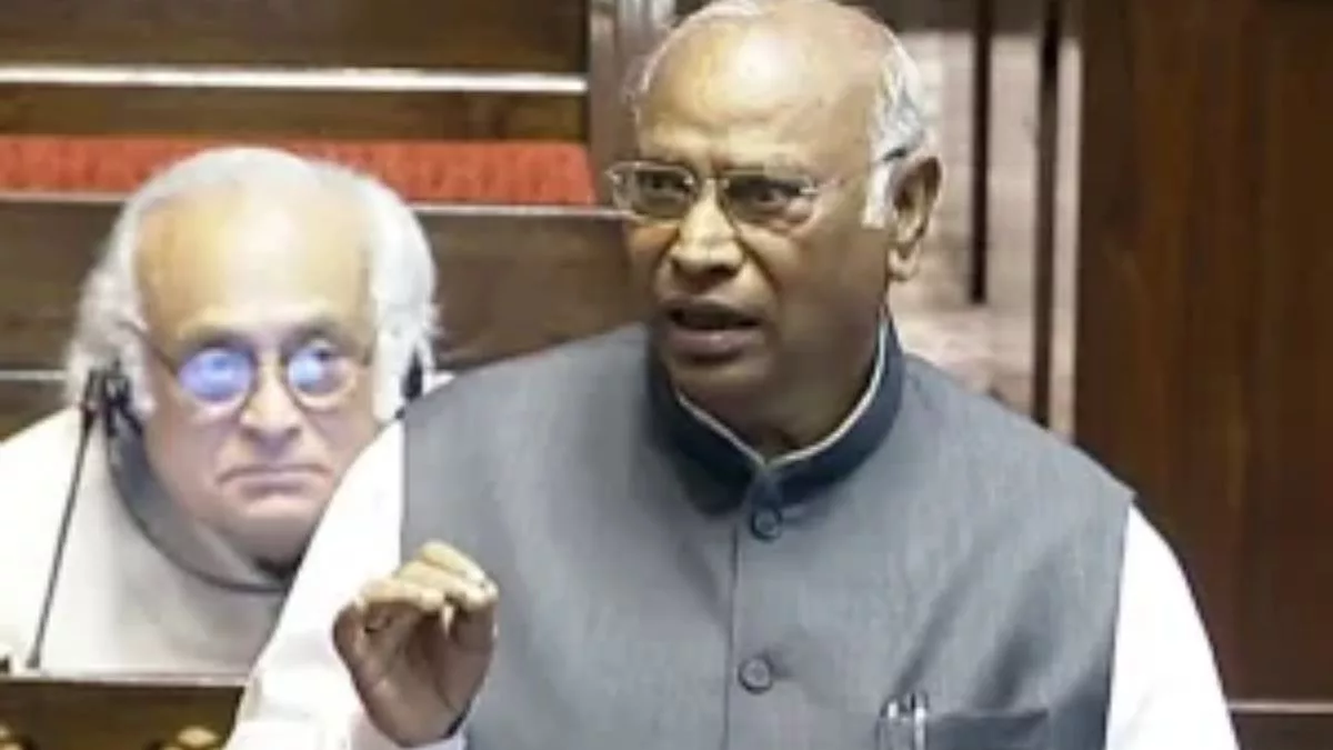 Kharge wants Centre to conduct census and caste census immediately