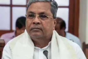 Benefits galore for street vendors in Karnataka, CM Siddaramaiah assures Rahul Gandhi