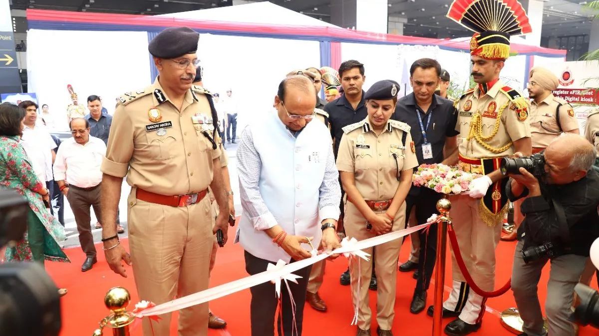 LG inaugurates smart police booth at IGIA’s Terminal 3